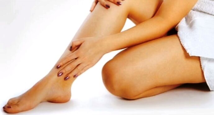 Krčne žile na nogah povzročajo bolečino